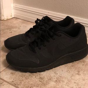 Black Nike Air Max size 12